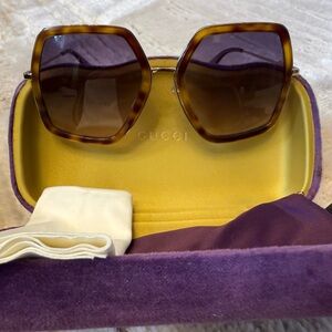 gucci oversized square sunglasses